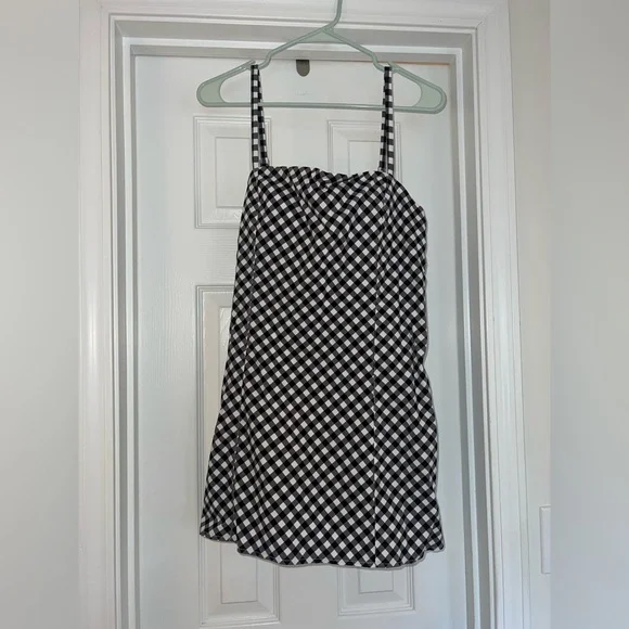 Abercrombie & Fitch Black and White Gingham Bra-Free Everyday Skort Dress - Picture 8 of 10